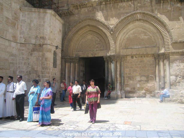 church-of-the-holy-sepulcher08.jpg