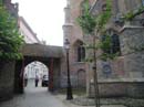 Bruges-Groeningemuseumcourtyard1