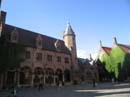 Bruges-OurLadyscathedralcourtyard4