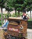 Bruges-the-organ-grinder3